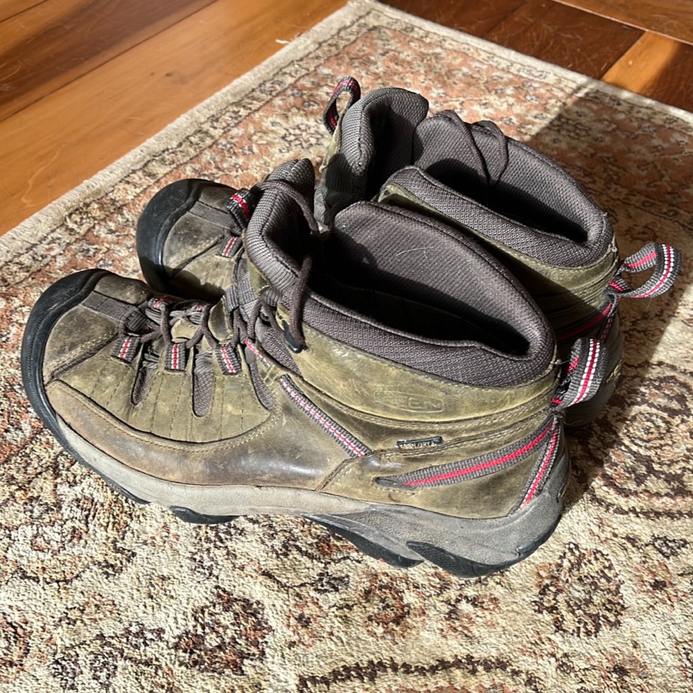 Mens Keen hiking boots 11.5